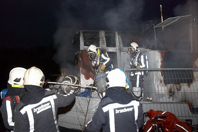 2010/60/20100315 062 Scheepsbrand Nieuwemeerdijk.jpg